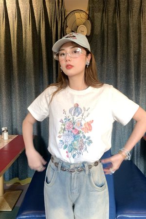 White Short Sleeve Floral Oil Painting T-Shirt for Women, Summer Pure Cotton, Loose Fit, Round Neck, Vintage Style Top