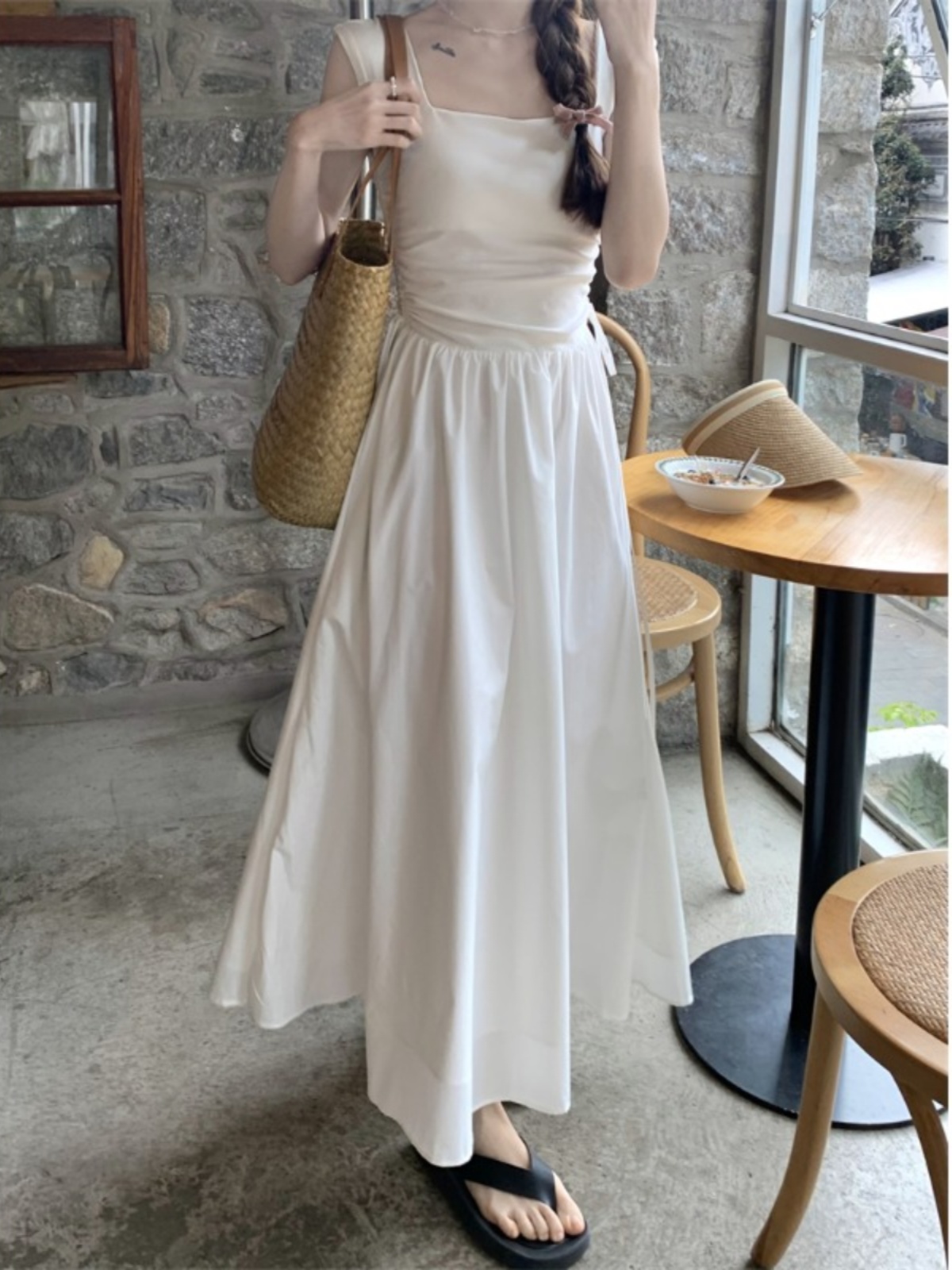 White Sleeveless French-Style Dress for Women, Summer Square Neck, Waist-Cinching, Slimming Long Dress - Elegant 90s Fashion White Sleeveless French-Style Dress for Women, Summer Square Neck, Waist-Cinching, Slimming Long Dress - Elegant 90s Fashion
