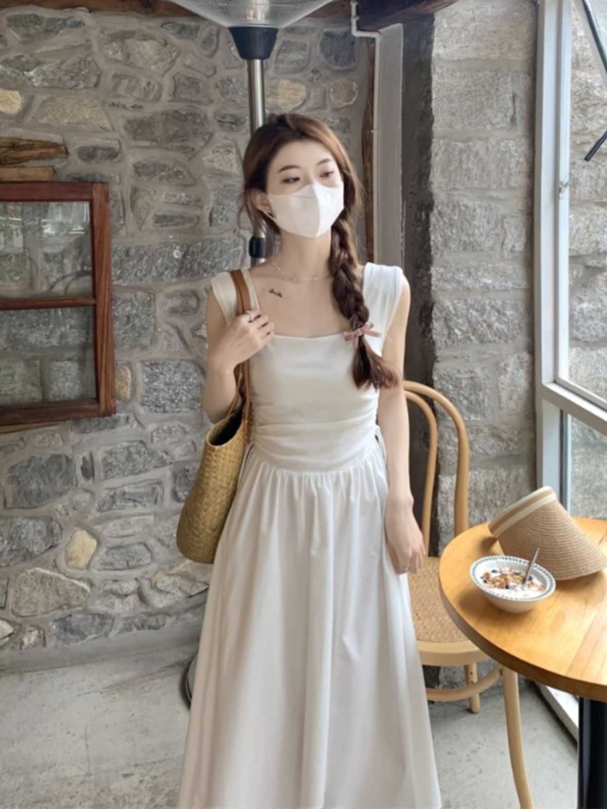 White Sleeveless French-Style Dress for Women, Summer Square Neck, Waist-Cinching, Slimming Long Dress - Elegant 90s Fashion White Sleeveless French-Style Dress for Women, Summer Square Neck, Waist-Cinching, Slimming Long Dress - Elegant 90s Fashion