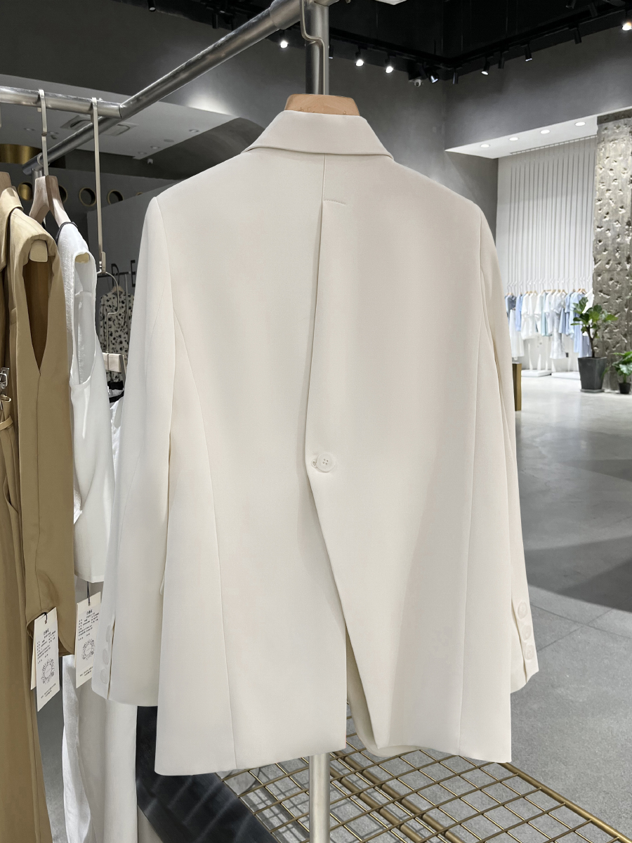 White Suit Jacket for Women, Unique Back Split Blazer, Niche Goddess Style, Spring Autumn 2025 Fashion, Chic Outerwear White Suit Jacket for Women, Unique Back Split Blazer, Niche Goddess Style, Spring Autumn 2025 Fashion, Chic Outerwear