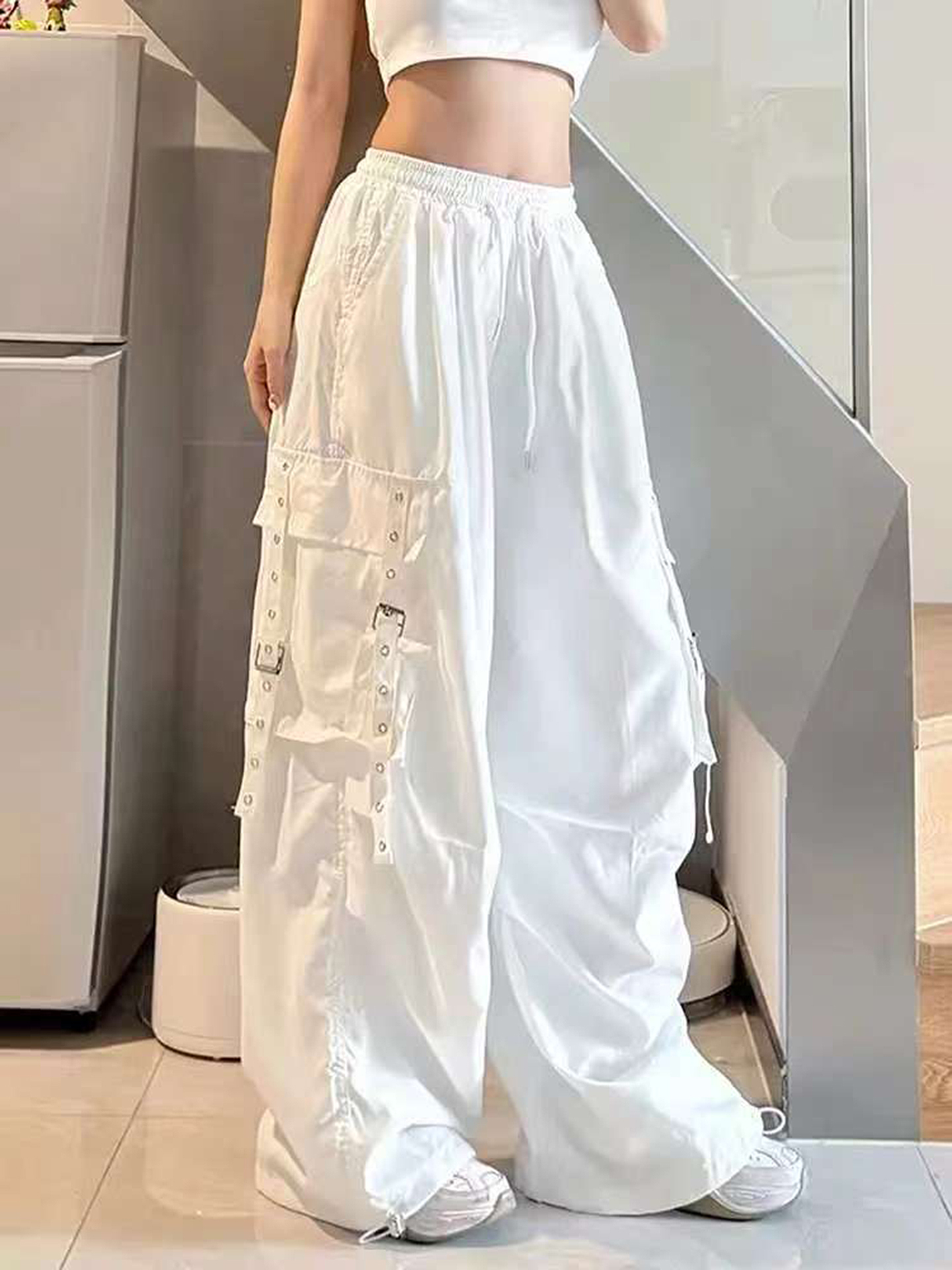 White Wide-Leg Work Pants for Women - Casual Hip-Hop Street Dance Style, Loose Fit, Floor-Length Sports Trousers White Wide-Leg Work Pants for Women - Casual Hip-Hop Street Dance Style, Loose Fit, Floor-Length Sports Trousers