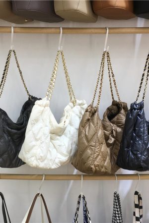 Winter High-End Small Tote Bag with Diamond Check Design, Large Capacity Shoulder Bag for Stylish Everyday Use