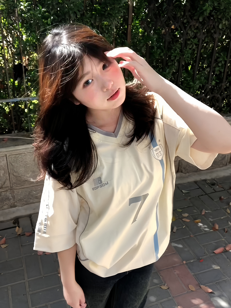 Women's American Retro Color-Blocked Jersey T-Shirt, Summer Oversized V-Neck Top with Woven Strap, Sporty Short Sleeves Women's American Retro Color-Blocked Jersey T-Shirt, Summer Oversized V-Neck Top with Woven Strap, Sporty Short Sleeves