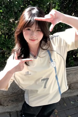 Women's American Retro Color-Blocked Jersey T-Shirt, Summer Oversized V-Neck Top with Woven Strap, Sporty Short Sleeves