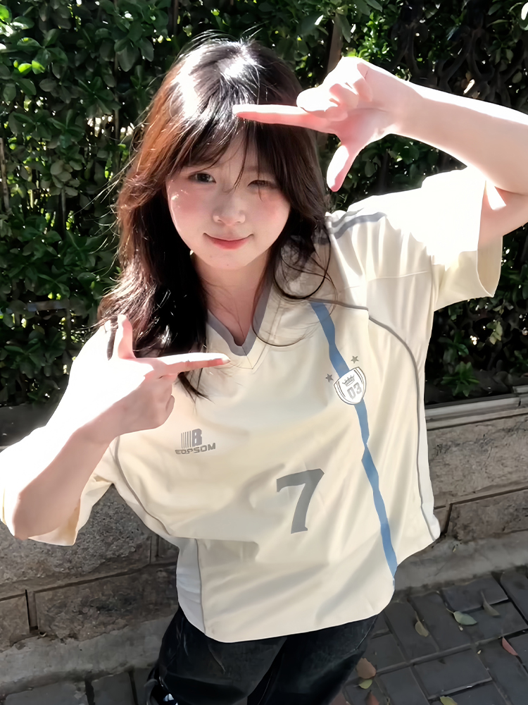 Women's American Retro Color-Blocked Jersey T-Shirt, Summer Oversized V-Neck Top with Woven Strap, Sporty Short Sleeves Women's American Retro Color-Blocked Jersey T-Shirt, Summer Oversized V-Neck Top with Woven Strap, Sporty Short Sleeves