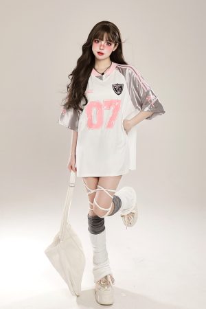 Women's American Retro Patchwork Printed Short Sleeve V-Neck T-Shirt, Casual Summer Sports Style, Loose Fit, Y2K Inspired