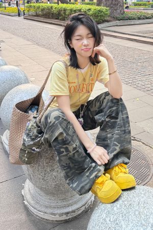 Womenâ€™s American Retro Sports Jersey Style T-Shirt - Summer Color-Blocking, Shoulder-Stitched, V-Neck, Slim-Fit Trendy Top