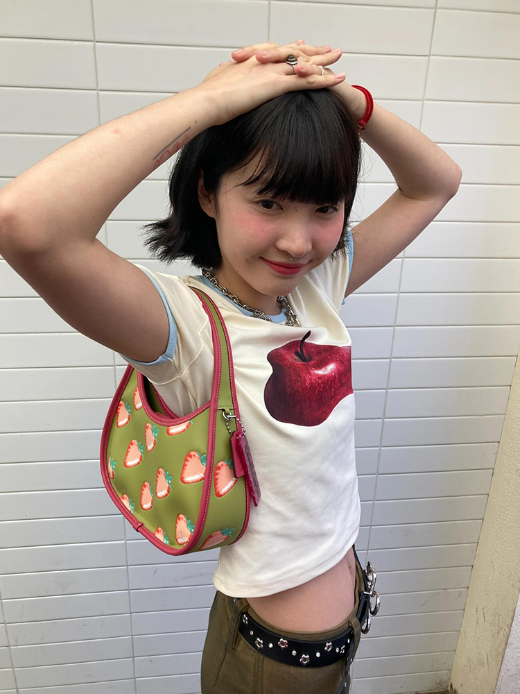 Women's American-Style Cropped T-Shirt with Apple Print, Color-Blocked Neckline, Pure Cotton, Short Sleeves, Slim Fit, Trendy Summer Fashion Women's American-Style Cropped T-Shirt with Apple Print, Color-Blocked Neckline, Pure Cotton, Short Sleeves, Slim Fit, Trendy Summer Fashion