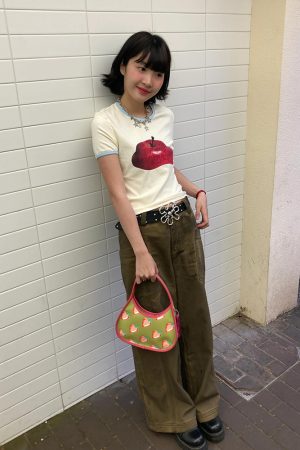 Women's American-Style Cropped T-Shirt with Apple Print, Color-Blocked Neckline, Pure Cotton, Short Sleeves, Slim Fit, Trendy Summer Fashion