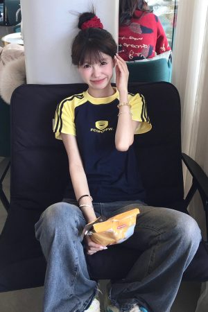 Women's American-Style Raglan Sleeve T-Shirt with Side Striped Letter Print, Slim Fit Summer Top, Casual Y2K Fashion