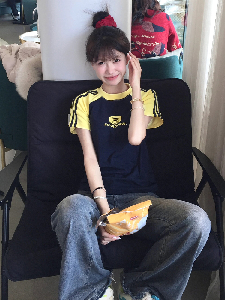 Women's American Style Striped Color-Blocking Raglan Sleeve T-Shirt, Slim Fit Summer Top with Flattering Short Sleeves Women's American Style Striped Color-Blocking Raglan Sleeve T-Shirt, Slim Fit Summer Top with Flattering Short Sleeves