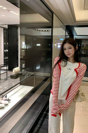 Women's Basic Short-Sleeve T-Shirt - Pure Cotton White Top, Versatile Essential for Casual and Y2K Style Looks