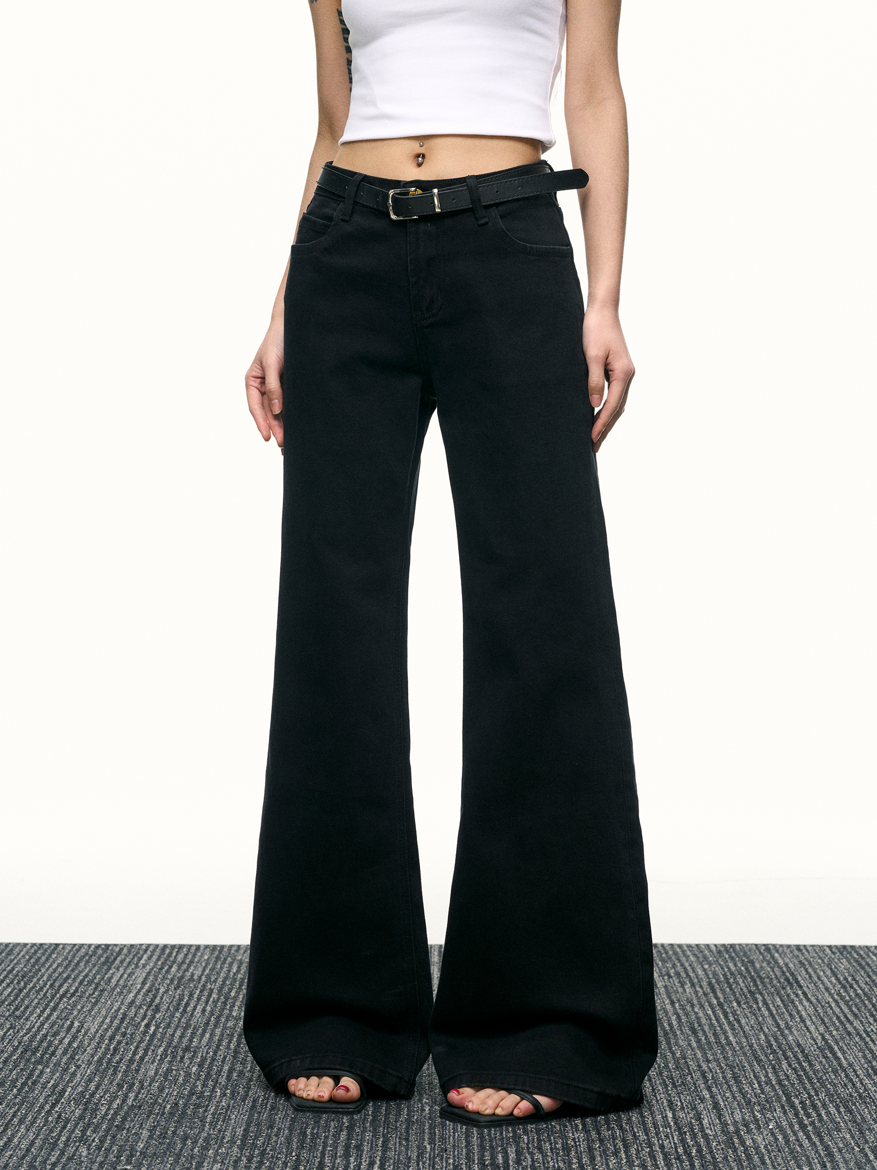 Women's Black Mid-Waist Flared Jeans - Versatile High Street Wide-Leg Trousers for Spring - Slimming Floor-Length Style Women's Black Mid-Waist Flared Jeans - Versatile High Street Wide-Leg Trousers for Spring - Slimming Floor-Length Style