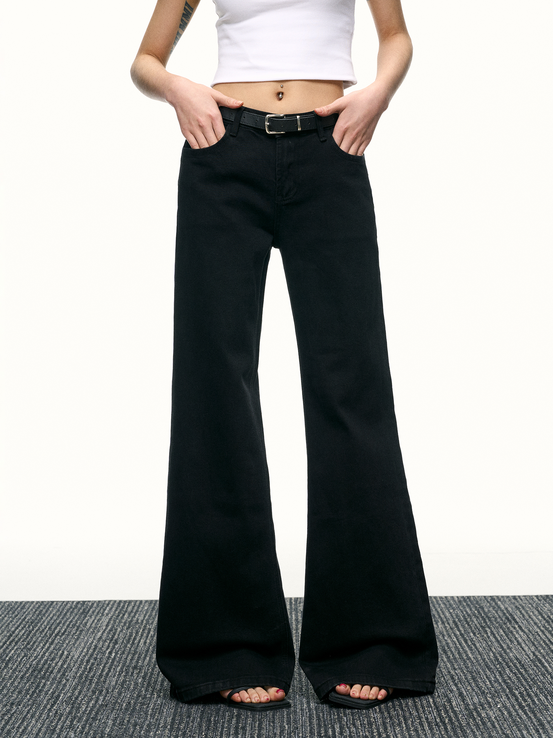 Women's Black Mid-Waist Flared Jeans - Versatile High Street Wide-Leg Trousers for Spring - Slimming Floor-Length Style Women's Black Mid-Waist Flared Jeans - Versatile High Street Wide-Leg Trousers for Spring - Slimming Floor-Length Style
