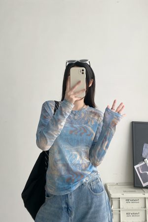 Women's Blue Tie-Dye Long Sleeve T-Shirt - Slim Fit Round Neck with Sun Protection - Summer Korean Style