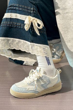 Women's Breathable Mesh Sports Sneakers - Trendy White Canvas Shoes for Summer 2025, Versatile and Stylish for Everyday Wear