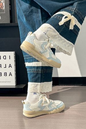 Women's Breathable Mesh Sports Sneakers - Trendy White Canvas Shoes for Summer 2025, Versatile and Stylish for Everyday Wear