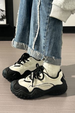 Women's Breathable Soft Sole Mesh Mountaineering Shoes - Versatile Black and White Old Daddy Style for Summer 2025