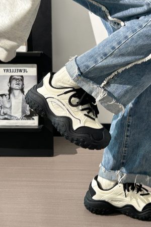 Women's Breathable Soft Sole Mesh Mountaineering Shoes - Versatile Black and White Old Daddy Style for Summer 2025