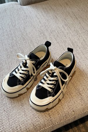 Women's Canvas Lace-Up Sneakers - 2025 Spring Korean Style Thick-Soled Low-Top Casual Shoes - Fashionable and Versatile for Everyday Wear