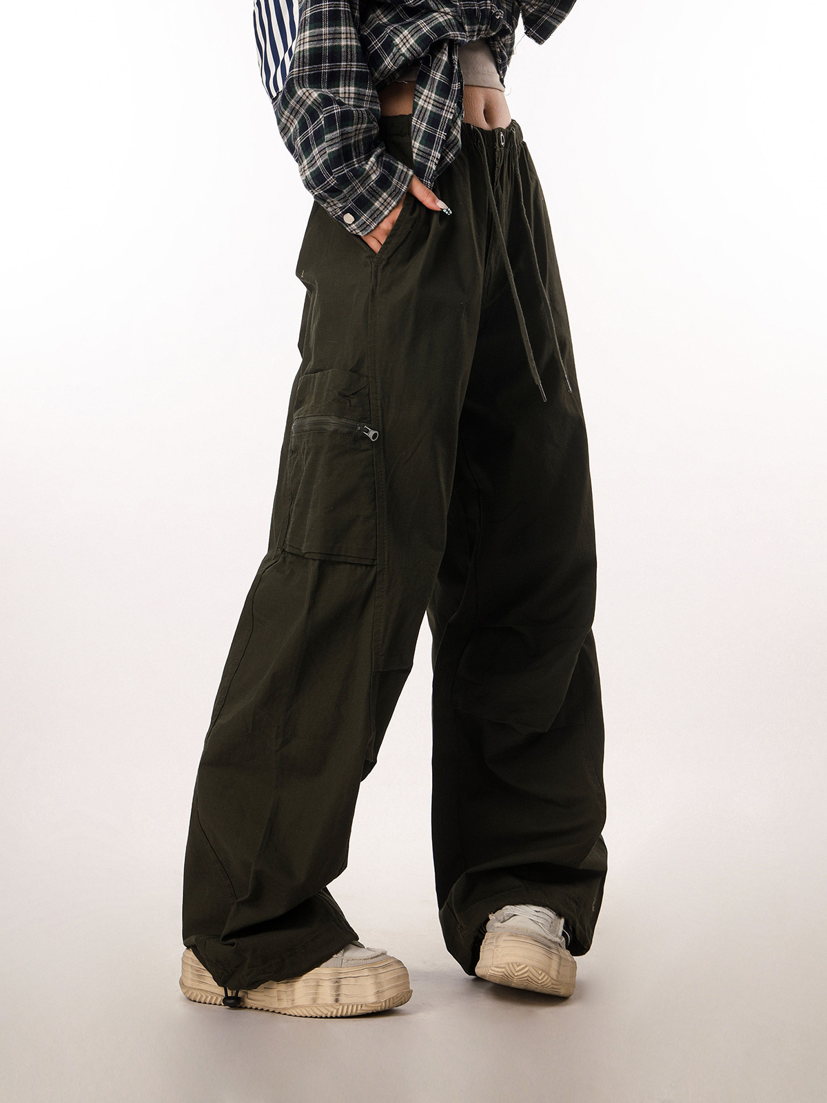 Women's Casual Wide-Leg Paratrooper Pants - Thin Straight Fit, Summer Style, American Workwear, Loose-Fit for Comfort Women's Casual Wide-Leg Paratrooper Pants - Thin Straight Fit, Summer Style, American Workwear, Loose-Fit for Comfort