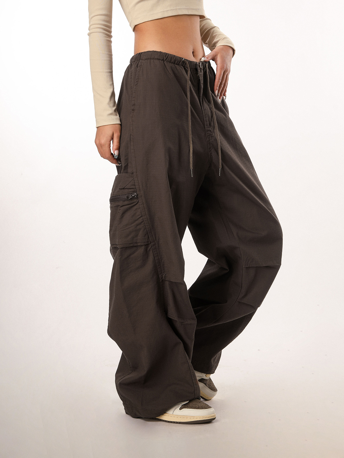 Women's Casual Wide-Leg Paratrooper Pants - Thin Straight Fit, Summer Style, American Workwear, Loose-Fit for Comfort Women's Casual Wide-Leg Paratrooper Pants - Thin Straight Fit, Summer Style, American Workwear, Loose-Fit for Comfort