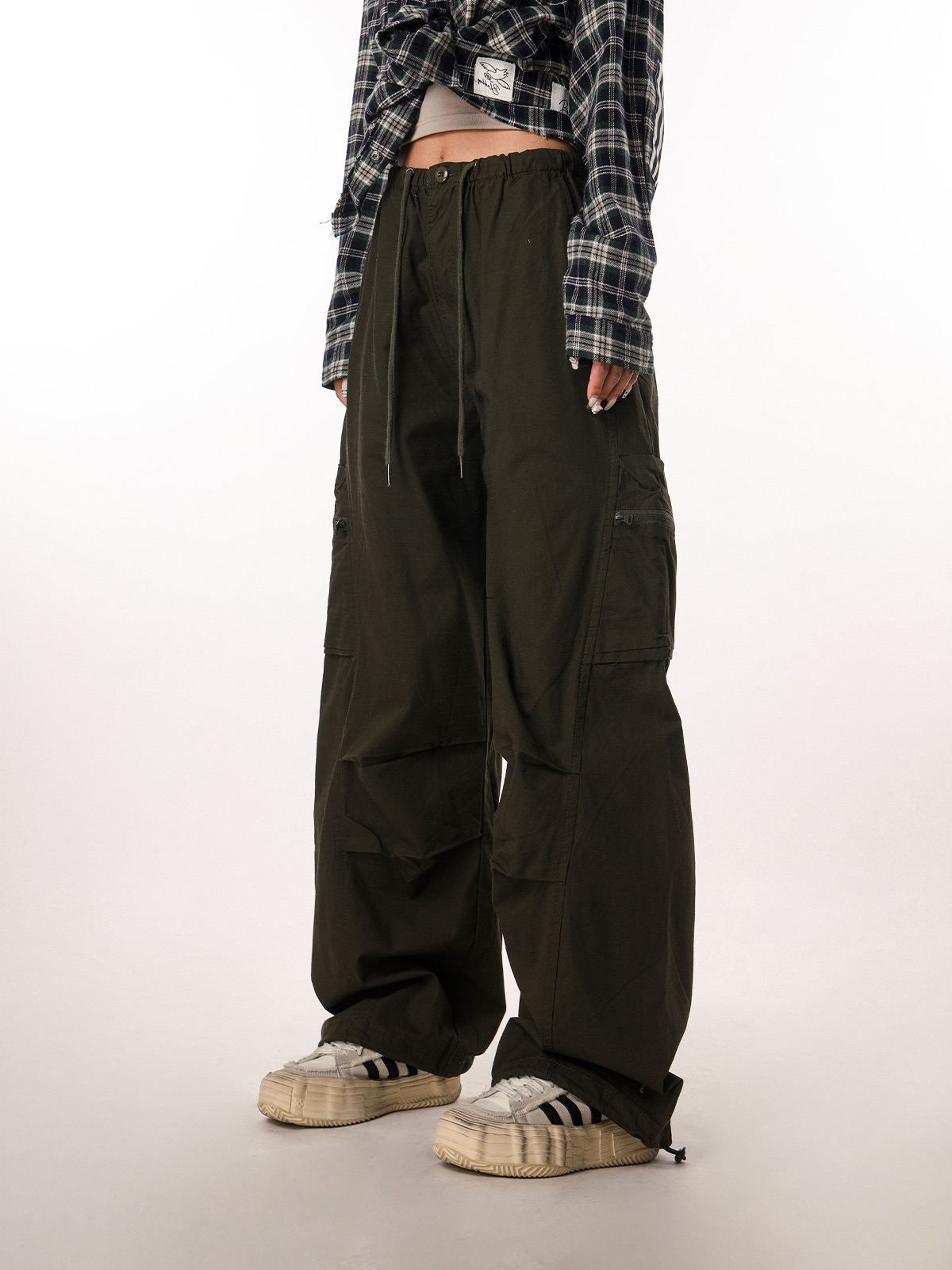 Women's Casual Wide-Leg Paratrooper Pants - Thin Straight Fit, Summer Style, American Workwear, Loose-Fit for Comfort Women's Casual Wide-Leg Paratrooper Pants - Thin Straight Fit, Summer Style, American Workwear, Loose-Fit for Comfort