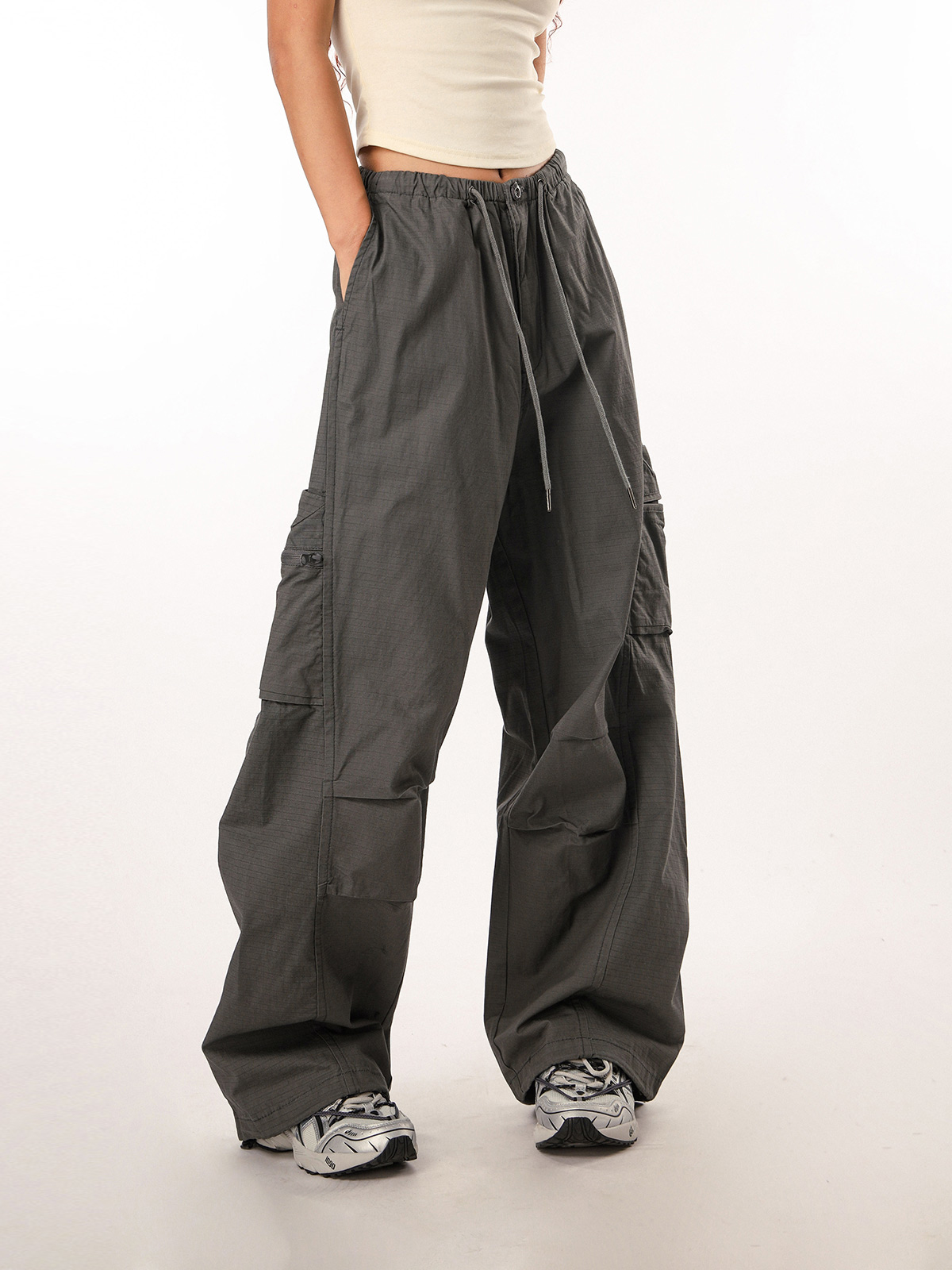 Women's Casual Wide-Leg Paratrooper Pants - Thin Straight Fit, Summer Style, American Workwear, Loose-Fit for Comfort Women's Casual Wide-Leg Paratrooper Pants - Thin Straight Fit, Summer Style, American Workwear, Loose-Fit for Comfort