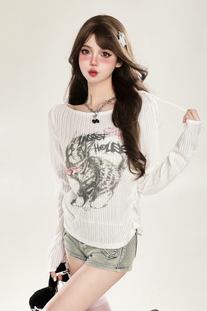 Women's Cat Long Sleeve T-Shirt Sun Protection Cover-Up, Sheer Spring Outfit with Relaxed Fit, Sweet and Spicy Style
