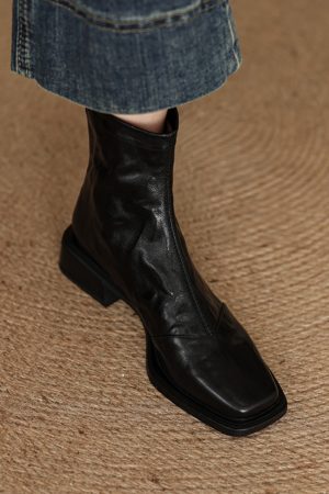 Women's Chunky Heel Ankle Boots - Slim Fit Square Toe Martin Boots for Autumn Winter 2024 in Black
