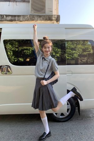 Women's Doll Collar Bow Short-Sleeve Knitted Top - Loose Fit Spring/Summer 2025, Cute and Simple Style