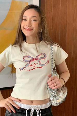 Women's Fitted Short Sleeve Bow Tie T-Shirt in Heavyweight Pure Cotton - Korean Style Age-Reducing Fashion Top