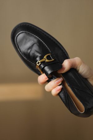 Women's Flat Loafers with Metal Buckle - Small Sheepskin Round Toe Slip-On Shoes in British Style for Spring/Summer