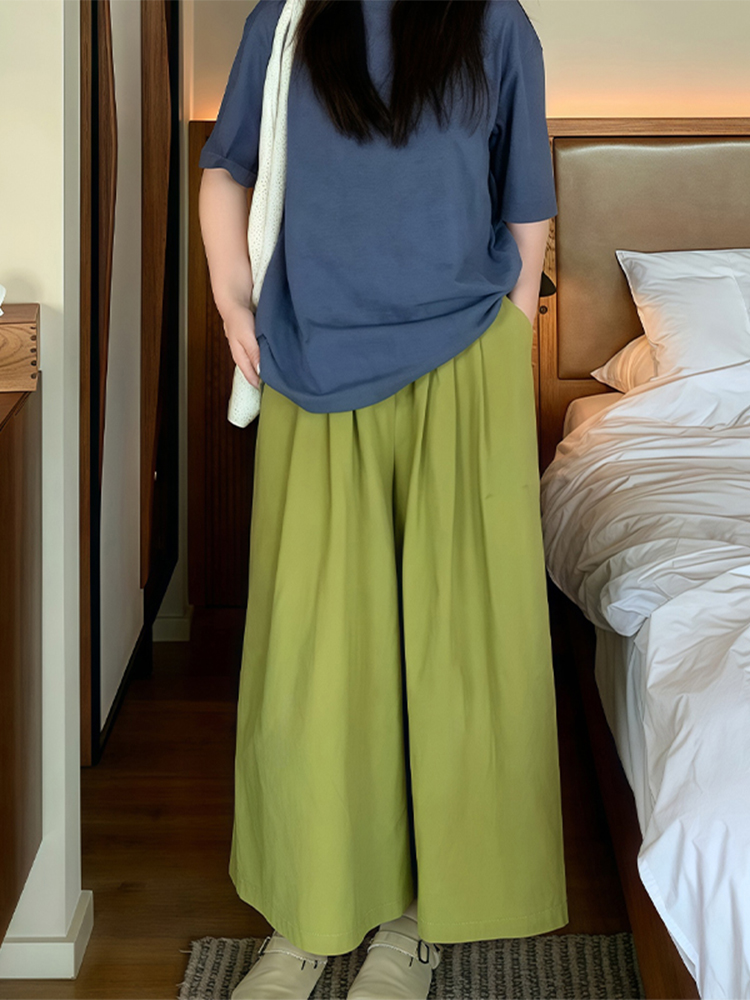 Women’s Green Draped Wide-Leg Pants, Summer Loose BF Style, Relaxed Fit for Petite Sizes, Trendy 2025 Fashion Women’s Green Draped Wide-Leg Pants, Summer Loose BF Style, Relaxed Fit for Petite Sizes, Trendy 2025 Fashion