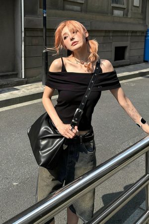 Women's High-End Black One-Shoulder Fitted T-Shirt, Summer Faux Two-Piece Camisole, Trendy Ins Style