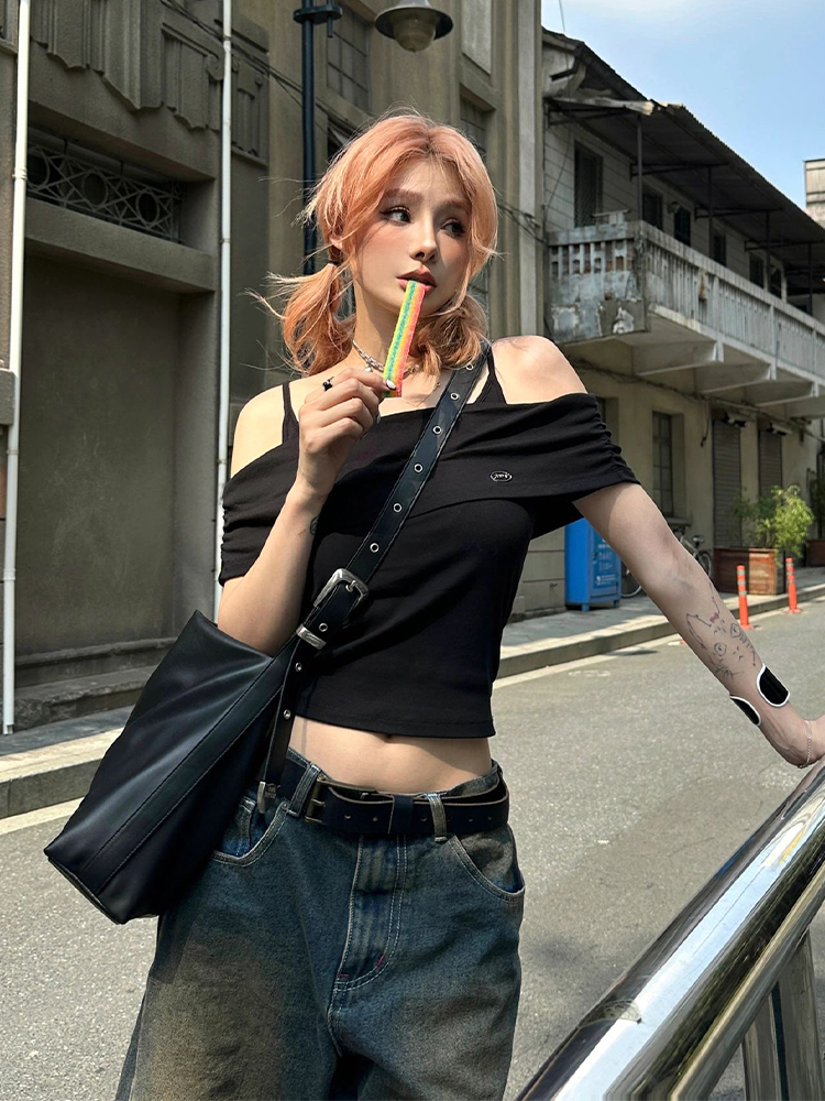 Women's High-End Black One-Shoulder Fitted T-Shirt, Summer Faux Two-Piece Camisole, Trendy Ins Style Women's High-End Black One-Shoulder Fitted T-Shirt, Summer Faux Two-Piece Camisole, Trendy Ins Style