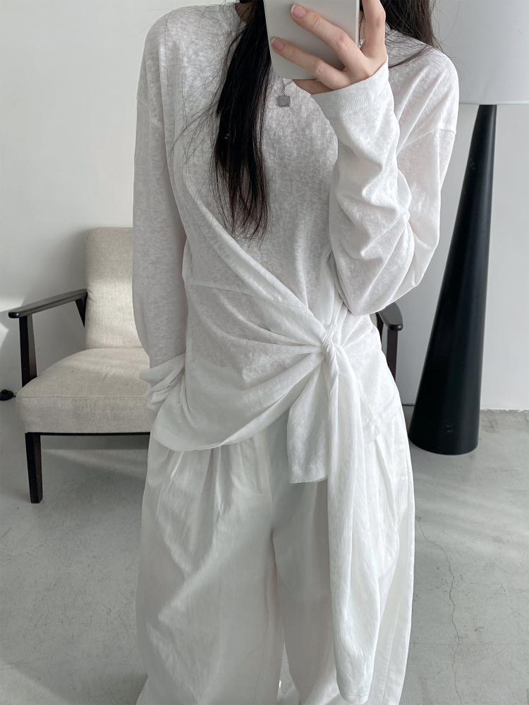 Women's Korean Style Long Sleeve T-Shirt - White Base Layer, Loose Fit, Straight Shoulder, Unique Design, High-End Fashion Women's Korean Style Long Sleeve T-Shirt - White Base Layer, Loose Fit, Straight Shoulder, Unique Design, High-End Fashion