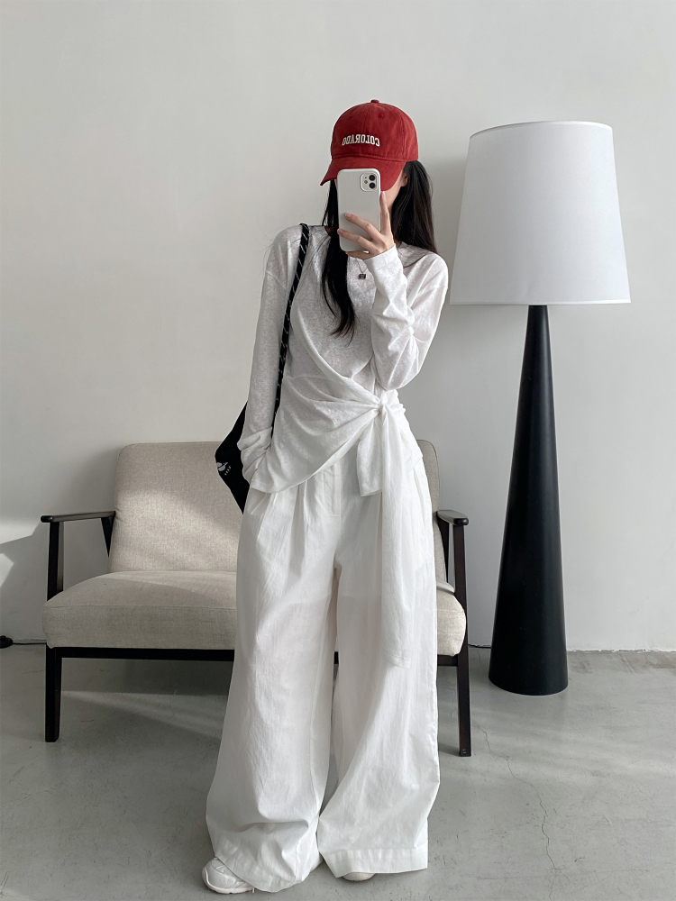 Women's Korean Style Long Sleeve T-Shirt - White Base Layer, Loose Fit, Straight Shoulder, Unique Design, High-End Fashion Women's Korean Style Long Sleeve T-Shirt - White Base Layer, Loose Fit, Straight Shoulder, Unique Design, High-End Fashion