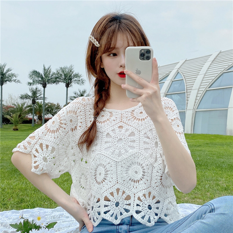 Women's Lace Pullover Top - Short Sleeve Sun Protection Shawl Cover-Up - Stylish Summer Fashion Women's Lace Pullover Top - Short Sleeve Sun Protection Shawl Cover-Up - Stylish Summer Fashion