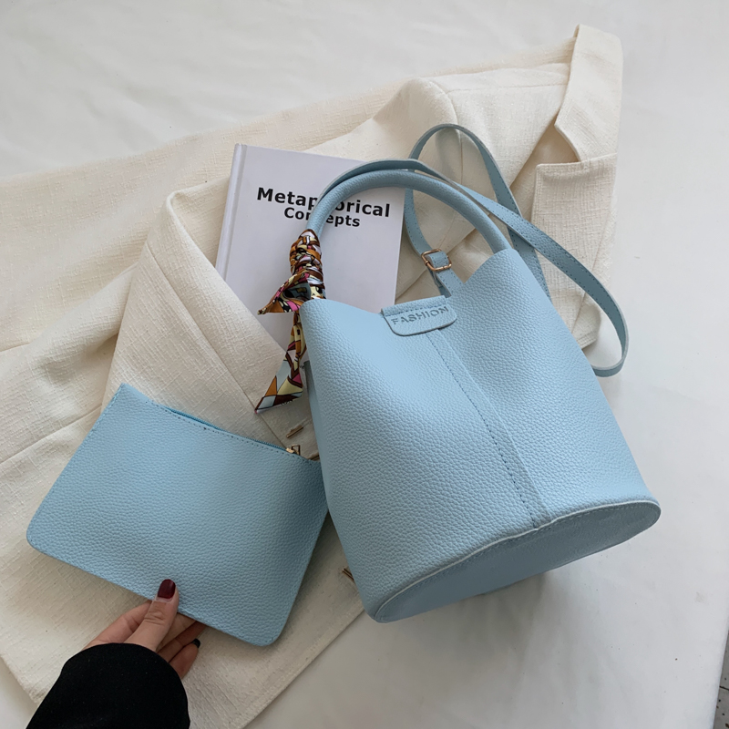 Women's Large Capacity Crossbody Bag - High-End Summer 2025 Trendy Tote Bucket Bag for Stylish Everyday Use Women's Large Capacity Crossbody Bag - High-End Summer 2025 Trendy Tote Bucket Bag for Stylish Everyday Use