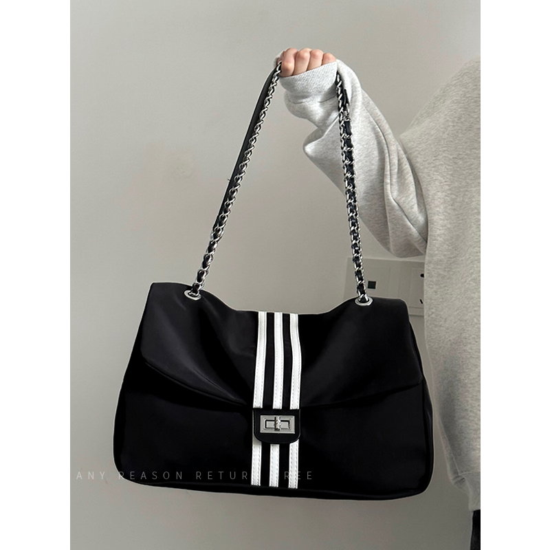 Women's Large Capacity Nylon Canvas Chain Tote Bag - 2024 New Commuting Crossbody Wanderer Style Women's Large Capacity Nylon Canvas Chain Tote Bag - 2024 New Commuting Crossbody Wanderer Style