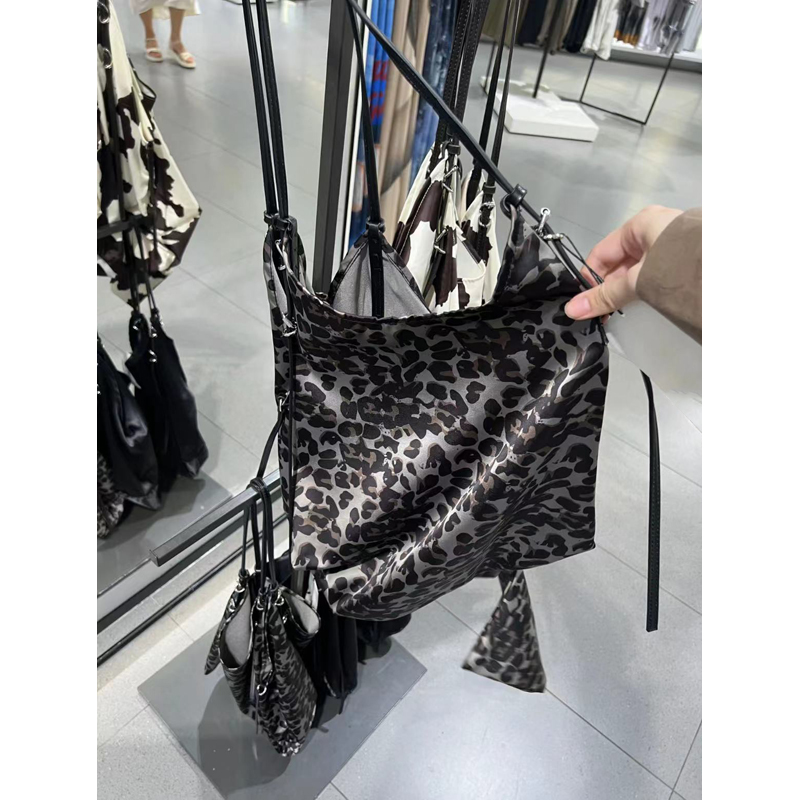 Women's Leopard Print Silk Satin Tote Bag - Large Capacity Fashionable Commuting Handbag for Shopping & Everyday Use Women's Leopard Print Silk Satin Tote Bag - Large Capacity Fashionable Commuting Handbag for Shopping & Everyday Use