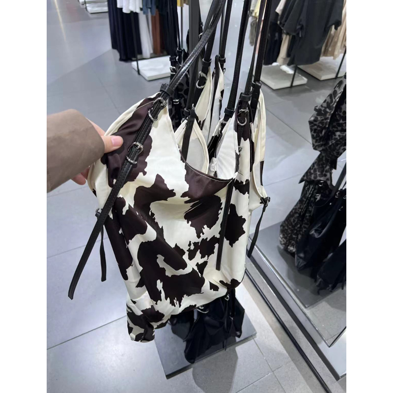 Women's Leopard Print Silk Satin Tote Bag - Large Capacity Fashionable Commuting Handbag for Shopping & Everyday Use Women's Leopard Print Silk Satin Tote Bag - Large Capacity Fashionable Commuting Handbag for Shopping & Everyday Use