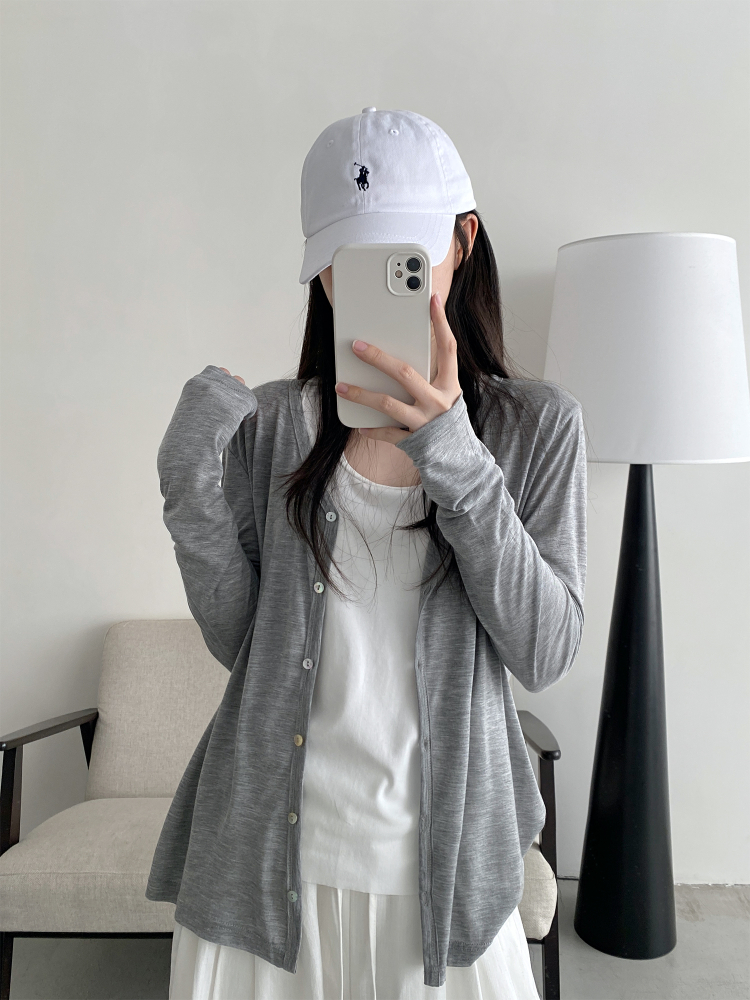 Women's Lightweight Sun Protection Cardigan - Loose Fit Long Sleeve Tencel Acetate Knit Top for Spring & Summer Women's Lightweight Sun Protection Cardigan - Loose Fit Long Sleeve Tencel Acetate Knit Top for Spring & Summer