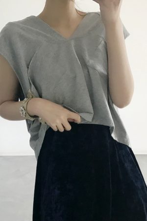 Women's Loose-Fitting Pure Cotton Sleeveless Hoodie Vest with Pockets - Casual Sports Top for Everyday Wear