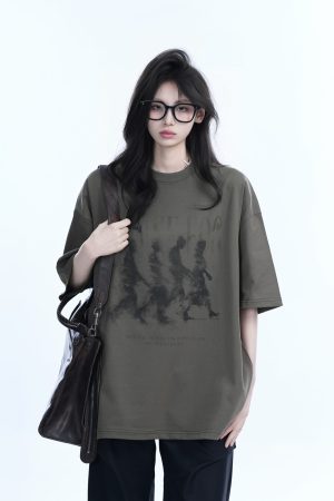 Womenâ€™s Loose Heavyweight Short-Sleeve T-Shirt with 'Sit and Eat Until the Mountains Are Empty' Shadow Print â€“ Summer 2023 Style