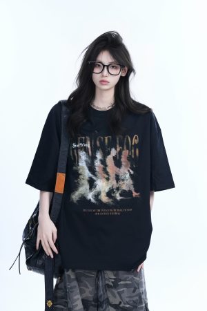 Womenâ€™s Loose Heavyweight Short-Sleeve T-Shirt with 'Sit and Eat Until the Mountains Are Empty' Shadow Print â€“ Summer 2023 Style