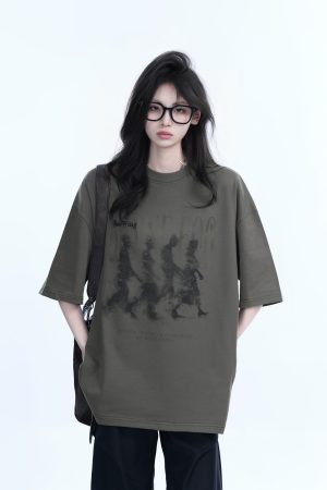 Womenâ€™s Loose Heavyweight Short-Sleeve T-Shirt with 'Sit and Eat Until the Mountains Are Empty' Shadow Print â€“ Summer 2023 Style