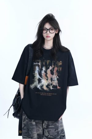 Womenâ€™s Loose Heavyweight Short-Sleeve T-Shirt with 'Sit and Eat Until the Mountains Are Empty' Shadow Print â€“ Summer 2023 Style