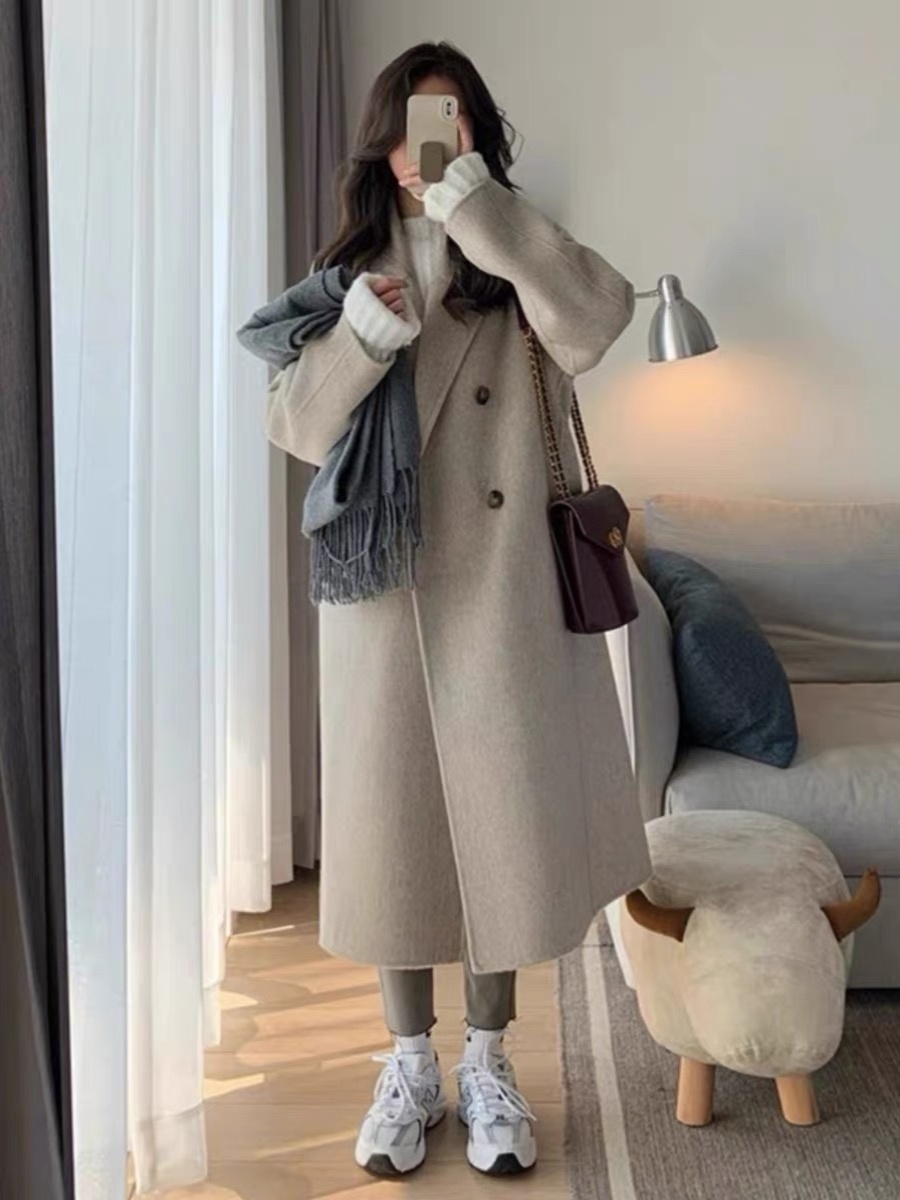 Women's Mid-Length Down Jacket with Cashmere Lining, 2024 Winter Thick Woolen Overcoat in Oatmeal Color Women's Mid-Length Down Jacket with Cashmere Lining, 2024 Winter Thick Woolen Overcoat in Oatmeal Color